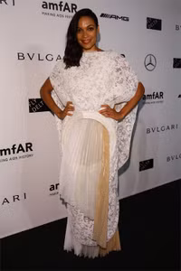 Những bộ váy xấu và đẹp nhất trên thảm đỏ năm 2014 ảnh 24