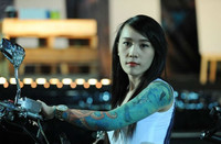 Mãn nhãn ngắm hình xăm nghệ thuật trên thân thể thiếu nữ