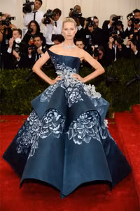 Những bộ váy xấu và đẹp nhất trên thảm đỏ năm 2014 ảnh 9