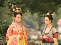 Vẻ đẹp gợi cảm hút hồn của Tiêu Thục Phi trong Võ Tắc Thiên