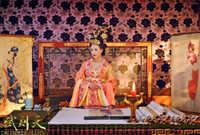 Vẻ đẹp gợi cảm hút hồn của Tiêu Thục Phi trong Võ Tắc Thiên