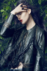 Đóa hồng lai theo mẹ về Việt Nam học tập và làm việc ảnh 7