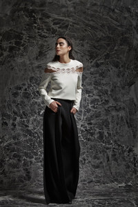 Đóa hồng lai theo mẹ về Việt Nam học tập và làm việc ảnh 12