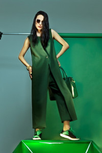 Đóa hồng lai theo mẹ về Việt Nam học tập và làm việc ảnh 13