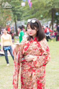 Giới trẻ Hà thành xúng xính kimono tạo dáng bên hoa anh đào