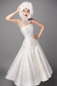 Danh tính chồng sắp cưới 'không phải dạng vừa' của siêu mẫu Thanh Hằng 