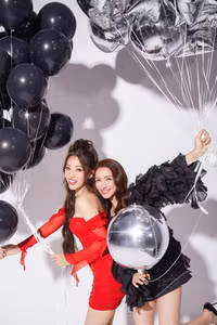 Puka và Gin Tuấn Kiệt tung loạt ảnh cưới 'có 1 không 2'