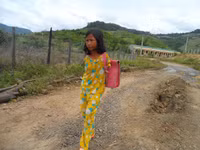 Ước mơ trở thành cô giáo của cô học trò từng bị xem là “ma cụt tay” ảnh 1