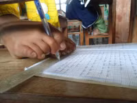 Ước mơ trở thành cô giáo của cô học trò từng bị xem là “ma cụt tay” ảnh 4