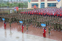 Hoành tráng hàng nghìn sinh viên đội mưa diễu hành ảnh 15