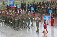 Hoành tráng hàng nghìn sinh viên đội mưa diễu hành ảnh 16