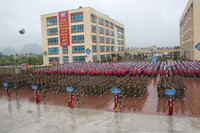 Hoành tráng hàng nghìn sinh viên đội mưa diễu hành ảnh 17