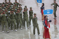 Hoành tráng hàng nghìn sinh viên đội mưa diễu hành ảnh 10