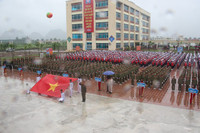 Hoành tráng hàng nghìn sinh viên đội mưa diễu hành ảnh 4