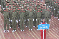 Hoành tráng hàng nghìn sinh viên đội mưa diễu hành ảnh 7