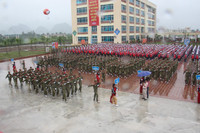 Hoành tráng hàng nghìn sinh viên đội mưa diễu hành ảnh 9