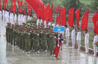 Hoành tráng hàng nghìn sinh viên đội mưa diễu hành ảnh 13