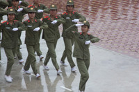 Hoành tráng hàng nghìn sinh viên đội mưa diễu hành ảnh 14