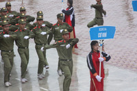 Hoành tráng hàng nghìn sinh viên đội mưa diễu hành ảnh 8