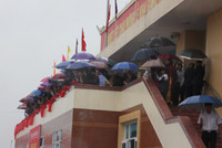 Hoành tráng hàng nghìn sinh viên đội mưa diễu hành ảnh 1