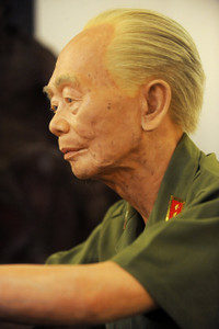 Bức tượng đặc biệt trong triển lãm về Đại tướng Võ Nguyên Giáp ảnh 4