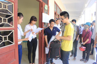 Sáng nay, thí sinh cả nước làm thủ tục dự thi THPT quốc gia ảnh 30