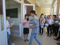 Sáng nay, thí sinh cả nước làm thủ tục dự thi THPT quốc gia ảnh 20