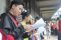 Sáng nay, thí sinh cả nước làm thủ tục dự thi THPT quốc gia ảnh 48