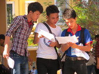 Sáng nay, thí sinh cả nước làm thủ tục dự thi THPT quốc gia ảnh 12