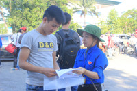 Sáng nay, thí sinh cả nước làm thủ tục dự thi THPT quốc gia ảnh 25