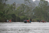 Suối Yến chùa Hương dậy sóng mồng 1 Tết ảnh 2