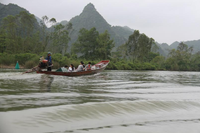 Suối Yến chùa Hương dậy sóng mồng 1 Tết ảnh 4