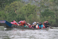 Suối Yến chùa Hương dậy sóng mồng 1 Tết ảnh 9