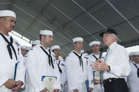 Hải quân Việt - Mỹ xây dựng lòng tin và đảm bảo liên lạc an toàn khi gặp nhau trên biển ảnh 2