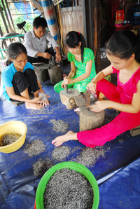 Làng nghề ở miền Tây ăn nên làm ra nhờ mùa lũ ảnh 13 Làng nghề ở miền Tây ăn nên làm ra nhờ mùa lũ ảnh 13
