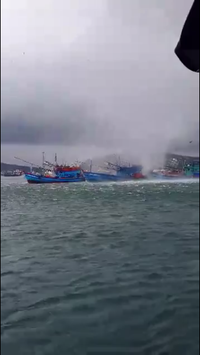 Kiên Giang: Vòi rồng nhấn chìm một tàu cá ảnh 3