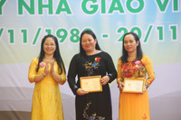 Thầy trò trình diễn thời trang trong lễ kỷ niệm Ngày Nhà giáo Việt Nam ảnh 2