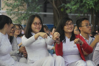 Thầy trò trình diễn thời trang trong lễ kỷ niệm Ngày Nhà giáo Việt Nam ảnh 11