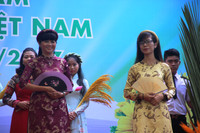 Thầy trò trình diễn thời trang trong lễ kỷ niệm Ngày Nhà giáo Việt Nam ảnh 7