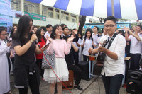 Thầy trò trình diễn thời trang trong lễ kỷ niệm Ngày Nhà giáo Việt Nam ảnh 10