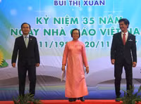 Thầy trò trình diễn thời trang trong lễ kỷ niệm Ngày Nhà giáo Việt Nam ảnh 9