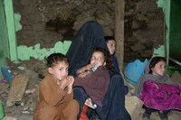 Ứa lệ trước cảnh tan hoang do động đất ở Nam Á - ảnh 8