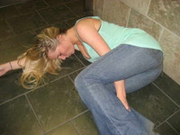 Khi chi em say xin... anh em cung chao thua! (2)