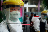 Hà Nội diễn tập điều trị bệnh nhân Ebola: Chuyên nghiệp, kịch bản rõ ràng ảnh 5 Hà Nội diễn tập điều trị bệnh nhân Ebola: Chuyên nghiệp, kịch bản rõ ràng ảnh 5