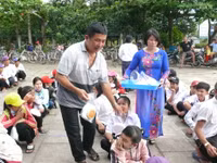 Chung tay tổ chức trung thu cho trò ảnh 3