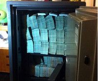 Cận cảnh ""kho"" tiền tỉ khi bắt giữ sàn vàng Khải Thái ảnh 6