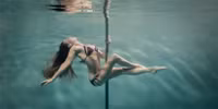 Vẻ đẹp của vũ công múa cột dưới nước ảnh 13