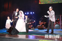 “Thảm họa thẩm mỹ” U80 “cưới” mỹ nam đáng tuổi con cháu ảnh 5