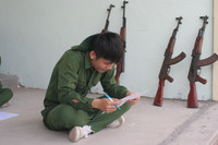 Tân sinh viên nỗ lực rèn luyện trên thao trường ảnh 3