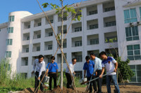 ĐH Kiên Giang: Trồng cây kỷ niệm 126 năm sinh nhật Bác Hồ ảnh 2